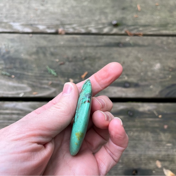 Turquoise With Cuperite Crystal - Picture 6 of 15